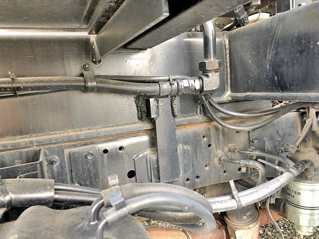 いすゞエルフ高所作業車小型（2t・3t）[写真16]