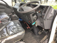 いすゞエルフアルミバン小型（2t・3t）[写真30]