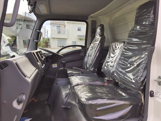 いすゞエルフアルミバン小型（2t・3t）[写真31]