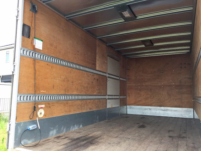 いすゞエルフアルミバン小型（2t・3t）[写真08]