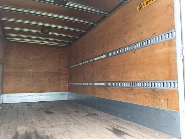 いすゞエルフアルミバン小型（2t・3t）[写真09]