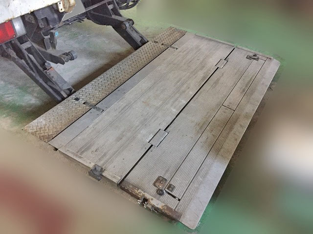 日野デュトロアルミバン小型（2t・3t）[写真08]