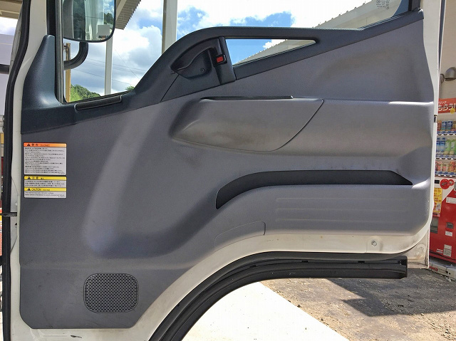 三菱ふそうキャンター冷凍車（冷蔵車）小型（2t・3t）[写真30]