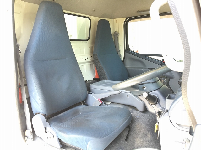 三菱ふそうキャンター冷凍車（冷蔵車）小型（2t・3t）[写真31]