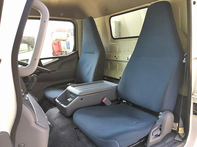 三菱ふそうキャンター冷凍車（冷蔵車）小型（2t・3t）[写真33]