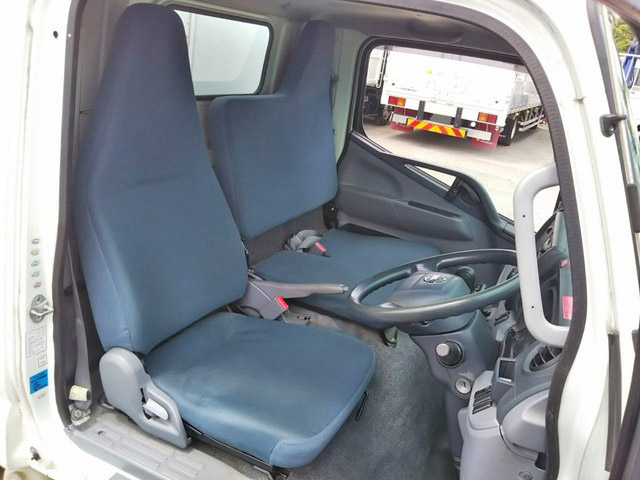 日産アトラスパネルバン小型（2t・3t）[写真30]