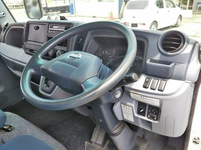 日産アトラスパネルバン小型（2t・3t）[写真33]