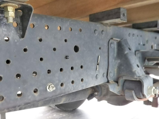 いすゞエルフ平ボディ小型（2t・3t）[写真21]