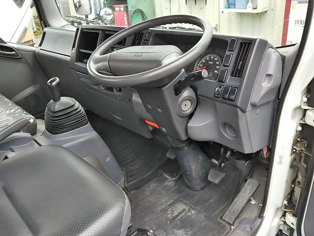 いすゞエルフ平ボディ小型（2t・3t）[写真33]