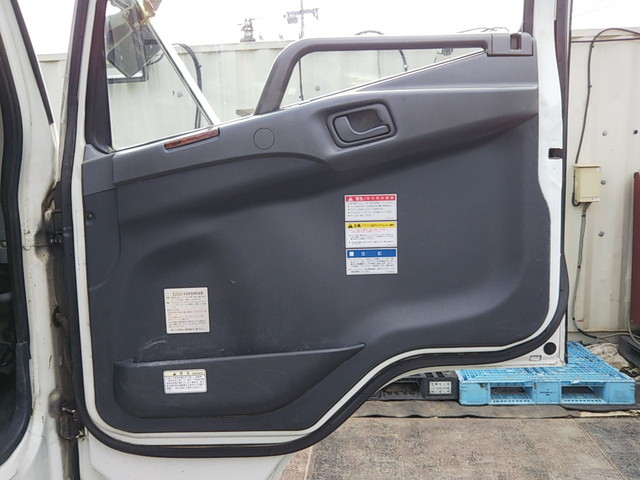 三菱ふそうファイタークレーン3段増トン（6t・8t）[写真29]