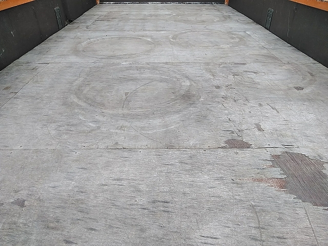 いすゞエルフ平ボディ小型（2t・3t）[写真13]