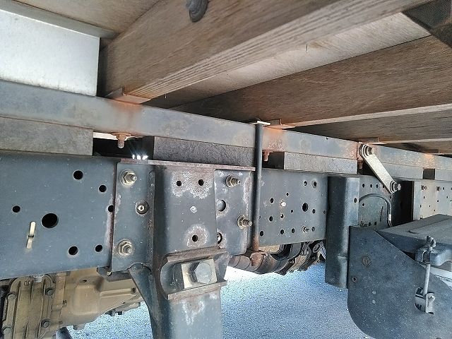 いすゞエルフ平ボディ小型（2t・3t）[写真20]