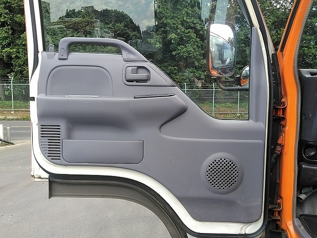 いすゞエルフ平ボディ小型（2t・3t）[写真27]