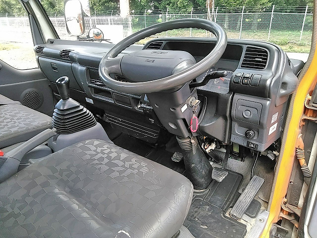 いすゞエルフ平ボディ小型（2t・3t）[写真30]