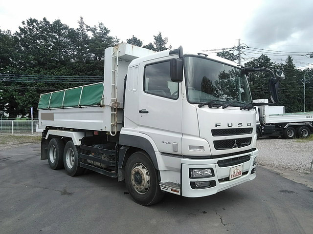 三菱ふそうスーパーグレートダンプ大型（10t）[写真03]