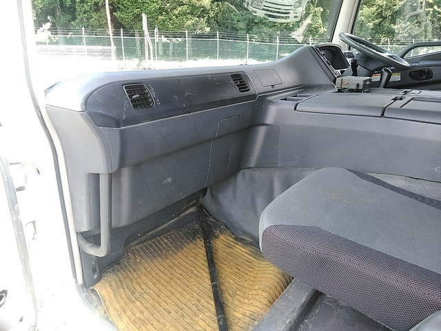 三菱ふそうスーパーグレートダンプ大型（10t）[写真32]