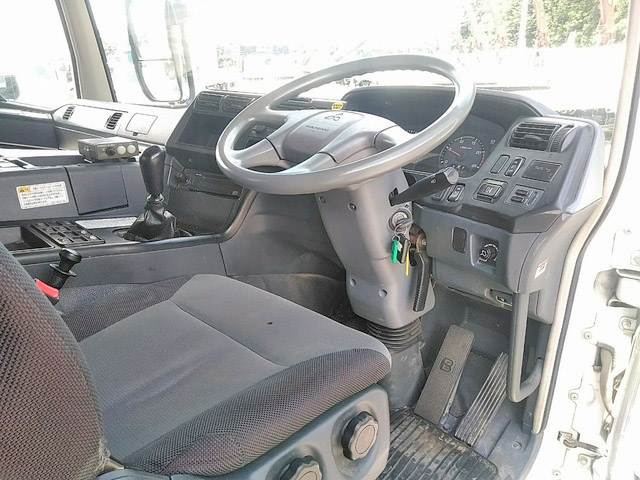 三菱ふそうスーパーグレートダンプ大型（10t）[写真33]