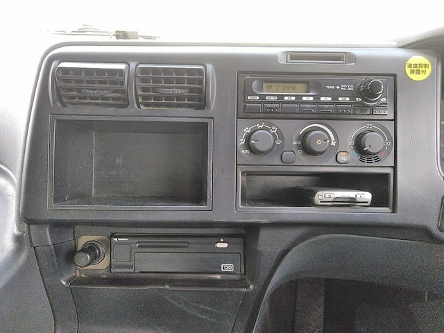 三菱ふそうスーパーグレートダンプ大型（10t）[写真34]