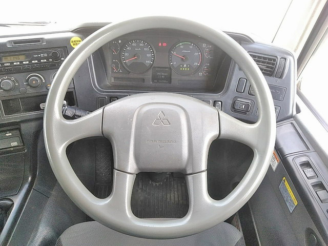 三菱ふそうスーパーグレートダンプ大型（10t）[写真36]
