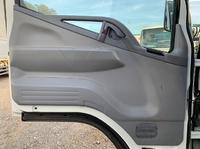 三菱ふそうキャンターアルミブロック小型（2t・3t）[写真25]