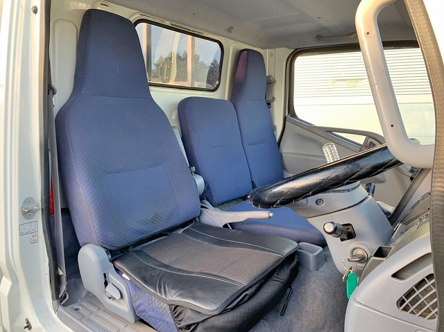 三菱ふそうキャンターアルミブロック小型（2t・3t）[写真28]