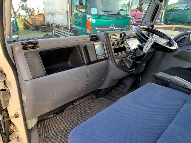 三菱ふそうキャンターアルミブロック小型（2t・3t）[写真30]