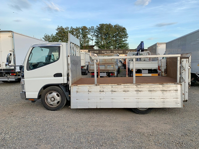 三菱ふそうキャンターアルミブロック小型（2t・3t）[写真05]