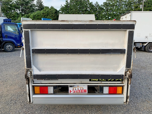 三菱ふそうキャンターアルミブロック小型（2t・3t）[写真09]