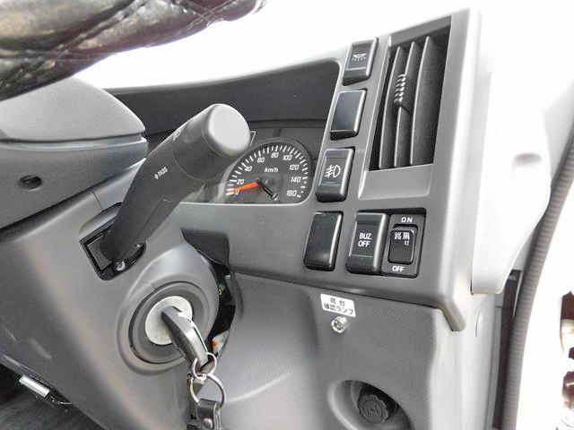 いすゞエルフセーフティローダー小型（2t・3t）[写真34]