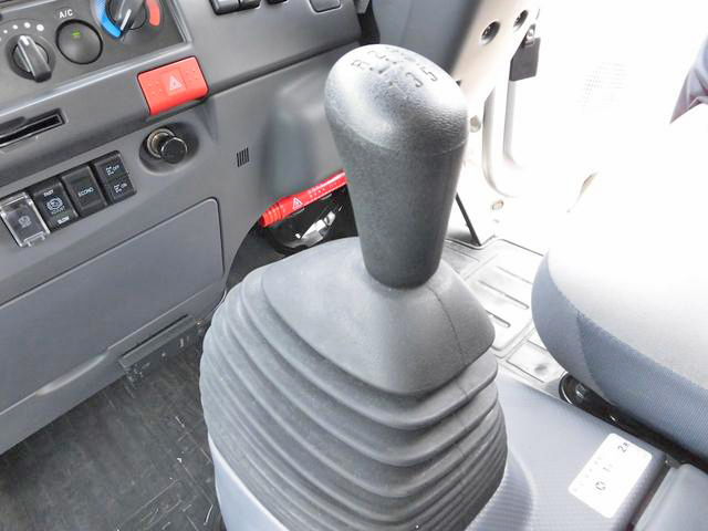 いすゞエルフセーフティローダー小型（2t・3t）[写真38]