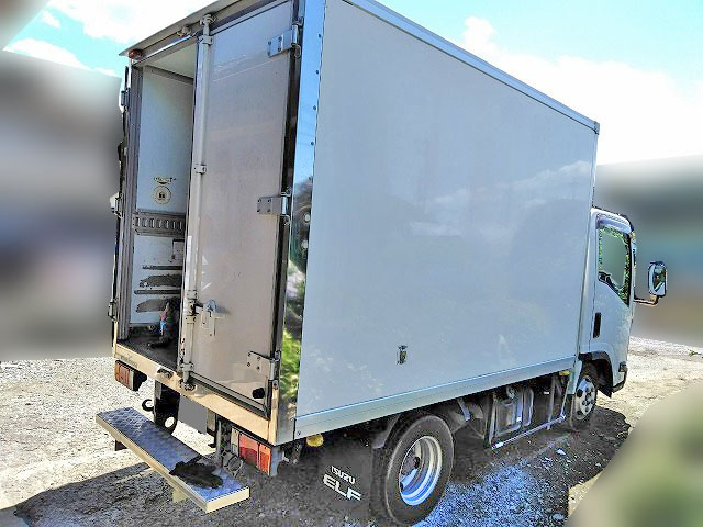 いすゞエルフパネルバン小型（2t・3t）[写真03]