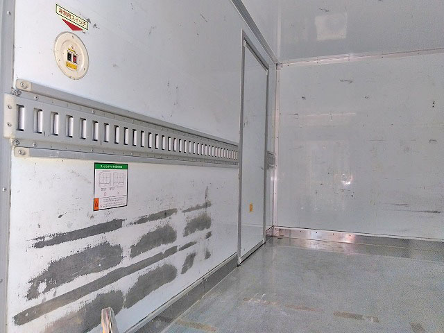 いすゞエルフパネルバン小型（2t・3t）[写真05]