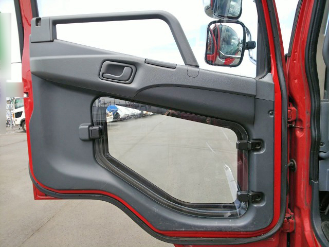 三菱ふそうファイタークレーン4段増トン（6t・8t）[写真30]