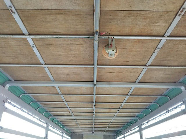 UDトラックスクオン家畜運搬車大型（10t）[写真13]