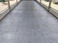 UDトラックスクオン家畜運搬車大型（10t）[写真14]