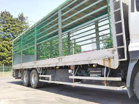 UDトラックスクオン家畜運搬車大型（10t）[写真17]