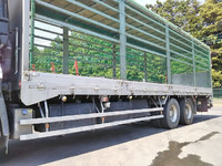 UDトラックスクオン家畜運搬車大型（10t）[写真18]