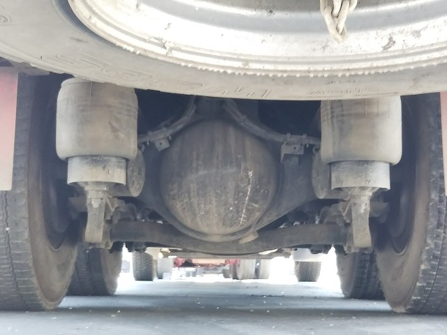 UDトラックスクオン家畜運搬車大型（10t）[写真25]