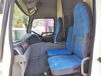 UDトラックスクオン家畜運搬車大型（10t）[写真32]