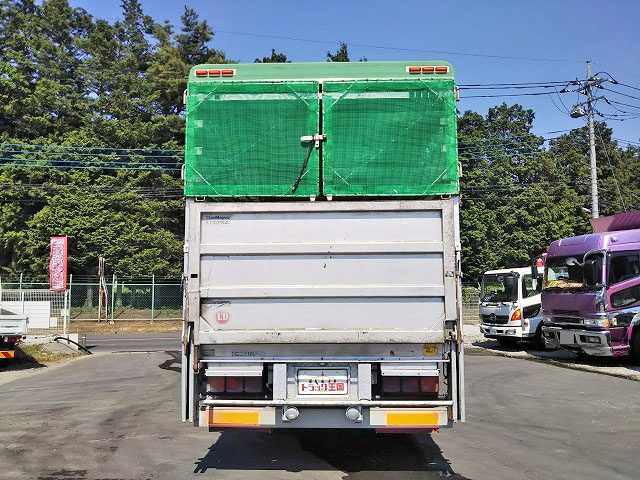 UDトラックスクオン家畜運搬車大型（10t）[写真08]