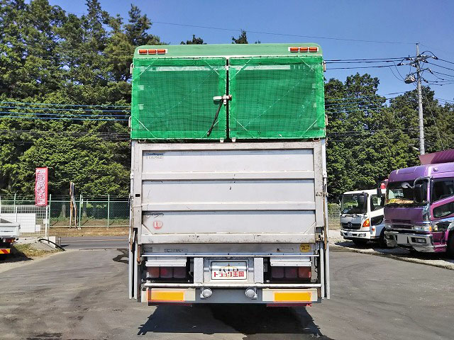 UDトラックスクオン家畜運搬車大型（10t）[写真08]