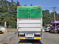 UDトラックスクオン家畜運搬車大型（10t）[写真08]