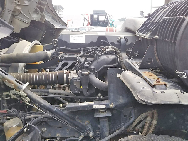 UDトラックスクオンダンプ大型（10t）[写真24]