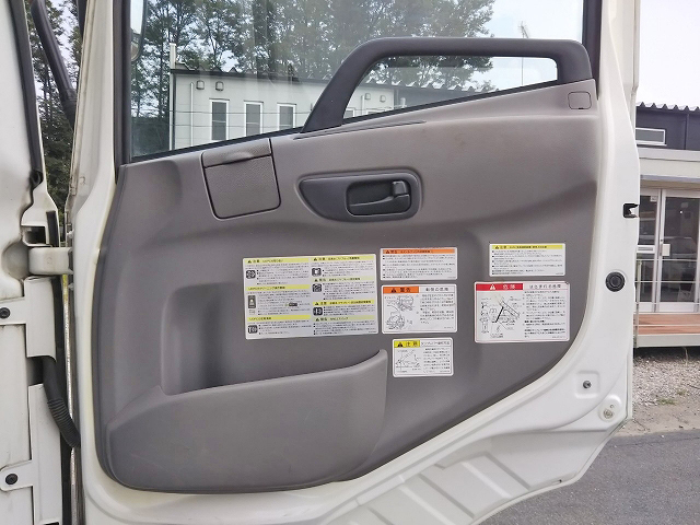 UDトラックスクオンダンプ大型（10t）[写真27]