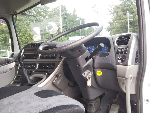 UDトラックスクオンダンプ大型（10t）[写真29]