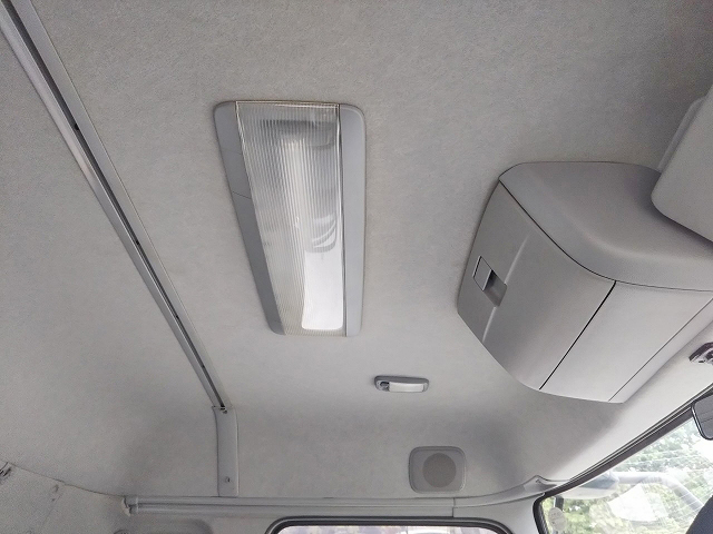 UDトラックスクオンダンプ大型（10t）[写真33]