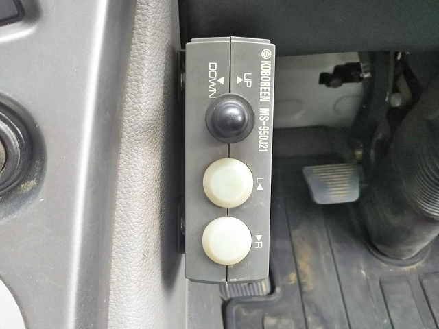 UDトラックスクオンダンプ大型（10t）[写真35]