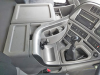 UDトラックスクオンダンプ大型（10t）[写真36]