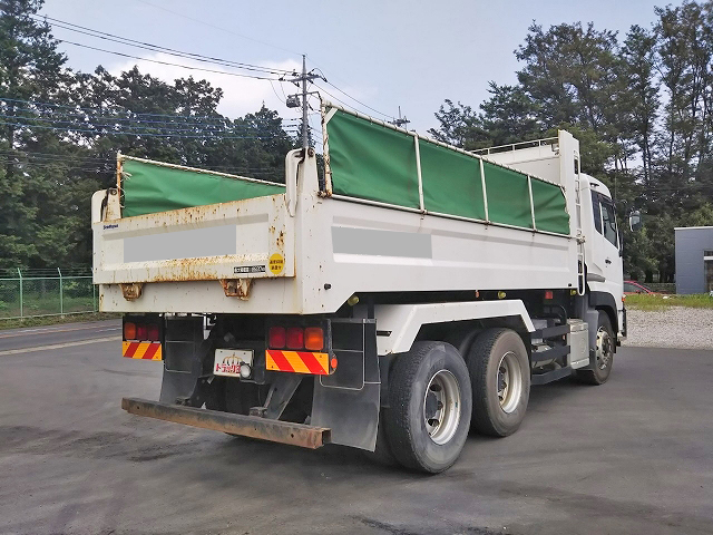 UDトラックスクオンダンプ大型（10t）[写真04]