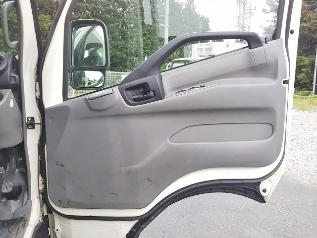 日野デュトロ平ボディ小型（2t・3t）[写真29]